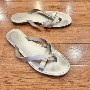 Madewell Flip Flops in Silver Metallic Boardwalk Sandals